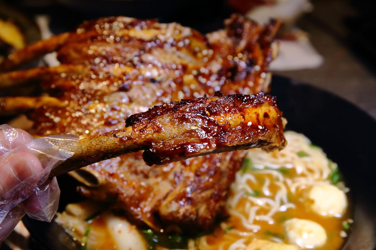 【食。中壢】釜山拉麵～地表最強無敵拉麵！霸氣龍蝦拉麵，94狂！傳說中比臉還大的豬肋排拉麵，每日限量沒吃到你會後悔…(已歇業)