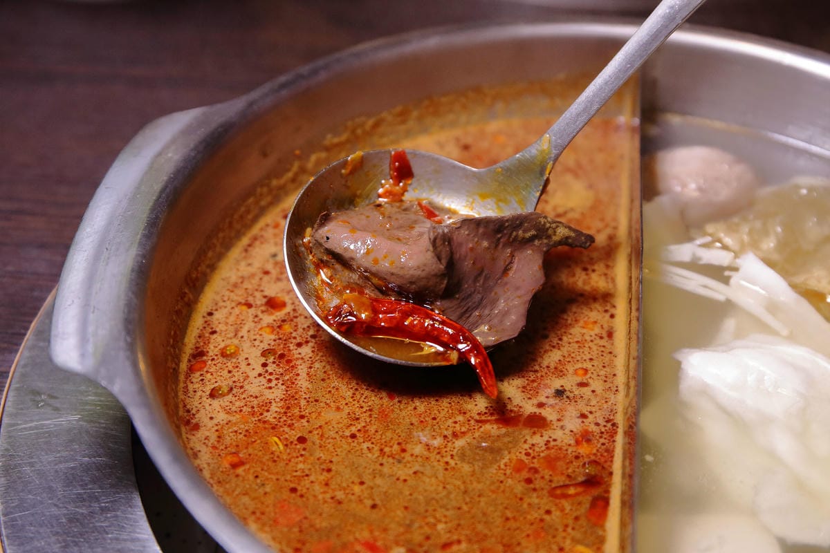 【食。台北】柳村一品鍋～信義區火鍋。想吃鍋不用揪人，單身也能開心吃，一個人隨時都可以品嚐到美味的鴛鴦鍋！