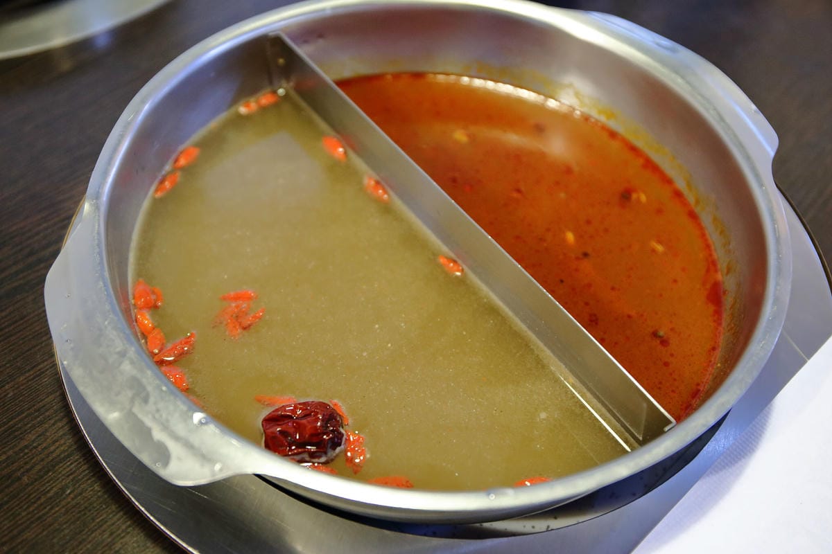 【食。台北】柳村一品鍋～信義區火鍋。想吃鍋不用揪人，單身也能開心吃，一個人隨時都可以品嚐到美味的鴛鴦鍋！