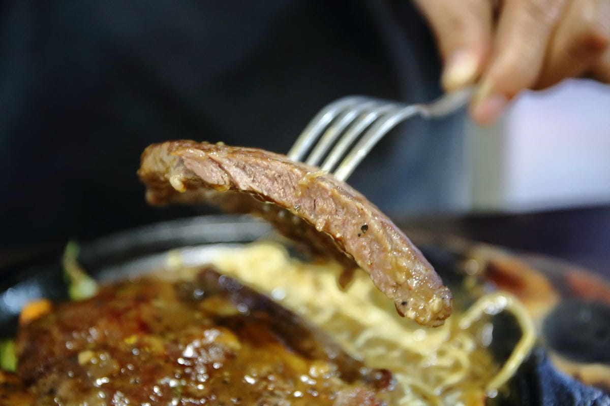 【食。永和】小貴族牛排館～平價卻不同凡響，雙拼三百有找讓你一次滿足，肉食族果腹的好選擇！