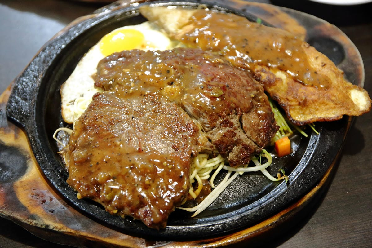 【食。永和】小貴族牛排館～平價卻不同凡響，雙拼三百有找讓你一次滿足，肉食族果腹的好選擇！