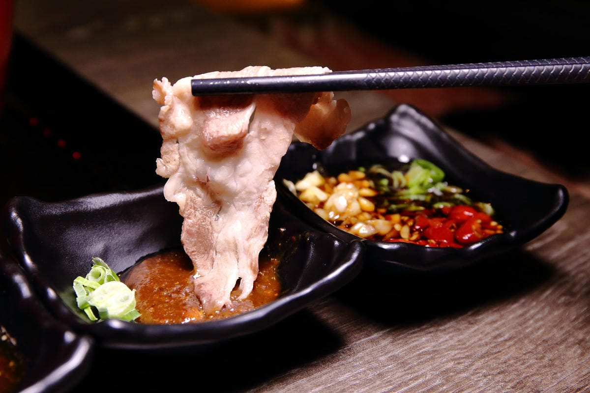 【食。台北】慕食極品和牛活海鮮平價鍋物～和牛x陶鍋，肉食主義者注意！