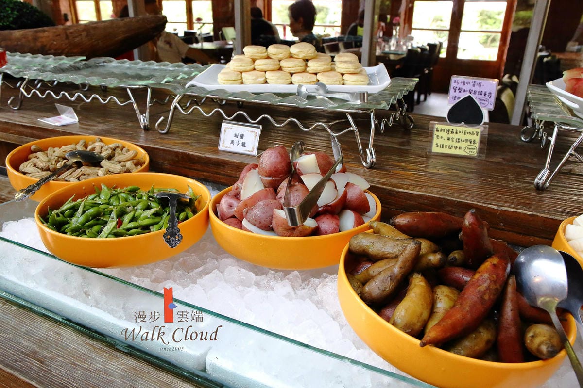 【食+遊。苗栗】漫步雲端森林廚房～三義景觀餐廳。森林X城堡浪漫秘境！『季節限定』與螢火蟲滿天共舞！（寵物友善餐廳）　