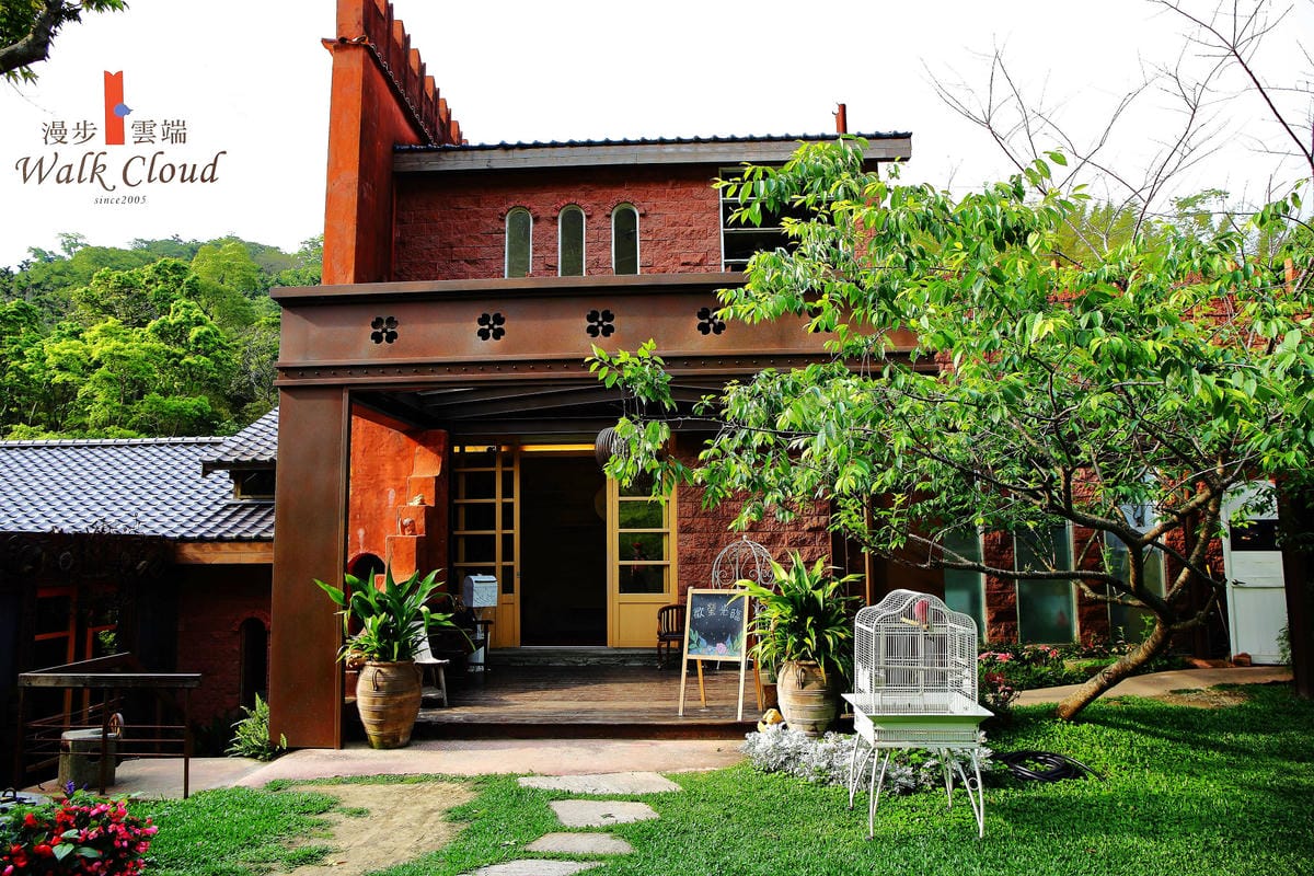 【食+遊。苗栗】漫步雲端森林廚房～三義景觀餐廳。森林X城堡浪漫秘境！『季節限定』與螢火蟲滿天共舞！（寵物友善餐廳）　