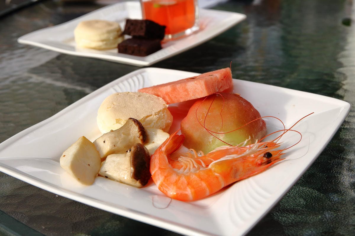 【食+遊。苗栗】漫步雲端森林廚房～三義景觀餐廳。森林X城堡浪漫秘境！『季節限定』與螢火蟲滿天共舞！（寵物友善餐廳）　