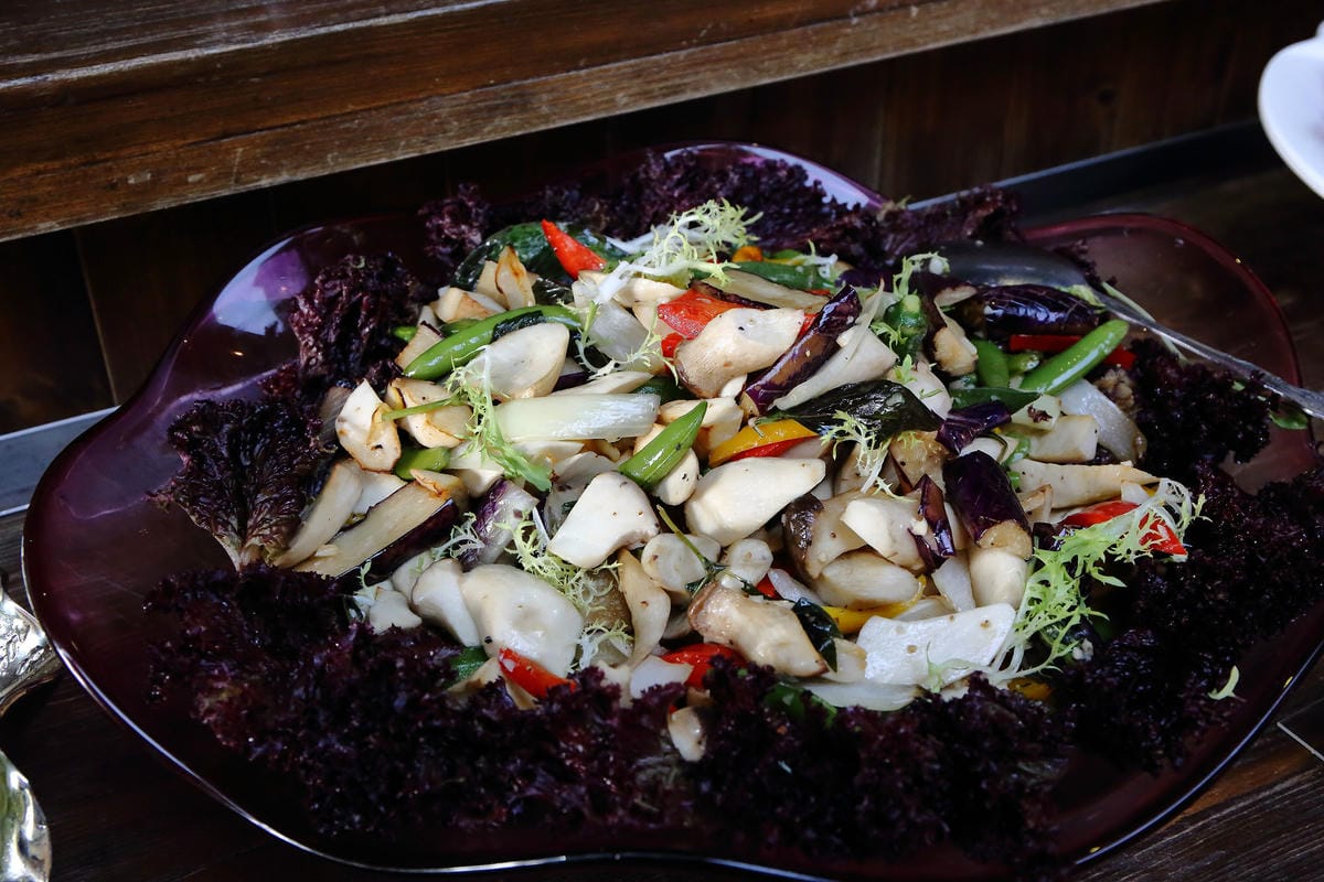 【食+遊。苗栗】漫步雲端森林廚房～三義景觀餐廳。森林X城堡浪漫秘境！『季節限定』與螢火蟲滿天共舞！（寵物友善餐廳）　