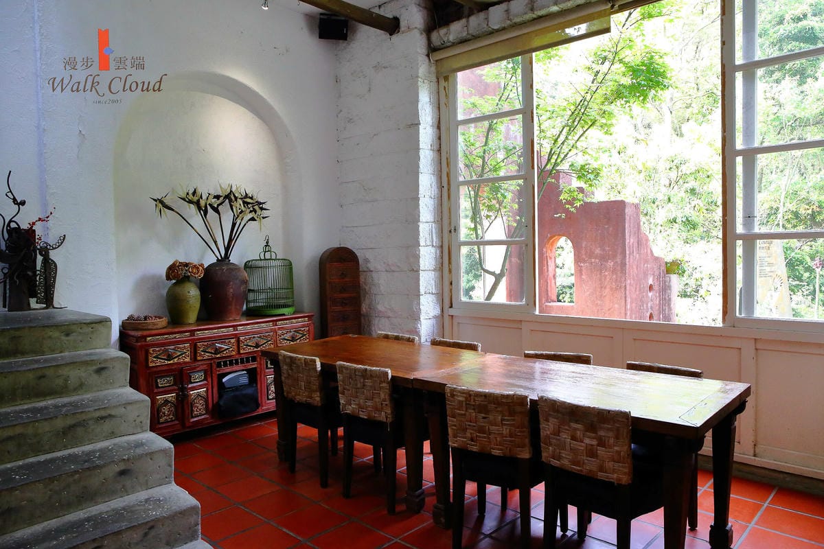 【食+遊。苗栗】漫步雲端森林廚房～三義景觀餐廳。森林X城堡浪漫秘境！『季節限定』與螢火蟲滿天共舞！（寵物友善餐廳）　