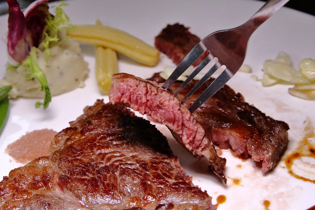 【食+遊。苗栗】漫步雲端森林廚房～三義景觀餐廳。森林X城堡浪漫秘境！『季節限定』與螢火蟲滿天共舞！（寵物友善餐廳）　