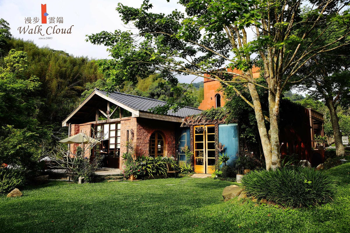 【食+遊。苗栗】漫步雲端森林廚房～三義景觀餐廳。森林X城堡浪漫秘境！『季節限定』與螢火蟲滿天共舞！（寵物友善餐廳）　