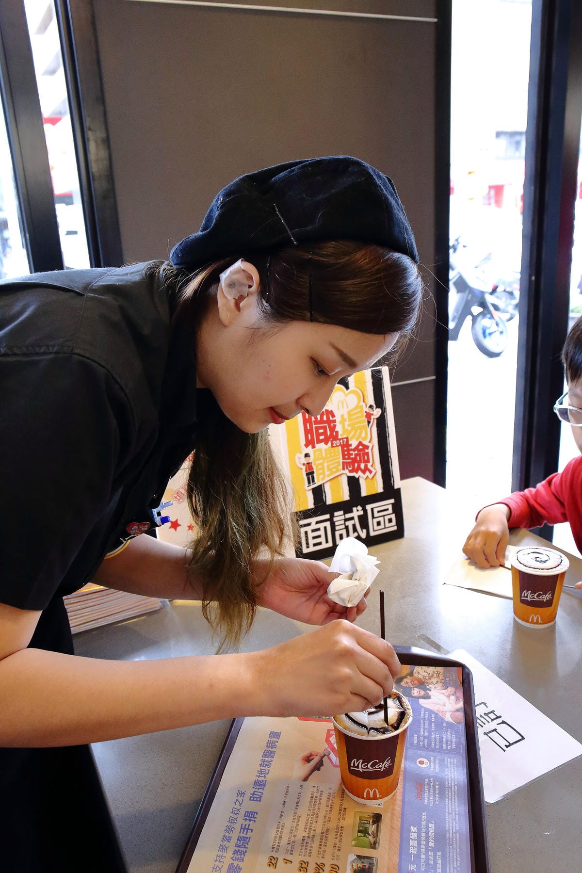 【體驗分享】全台麥當勞【1站式職場體驗】工作環境大公開～麥當勞職場體驗心得。麥當勞打工 / 1站式職場體驗 / 工作福利，最夯打工、實習職缺，讓您了解求職權益等資訊！