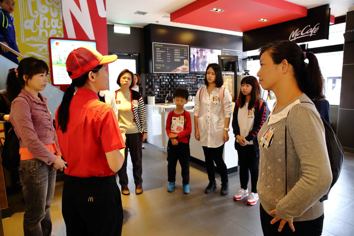 【體驗分享】全台麥當勞【1站式職場體驗】工作環境大公開～麥當勞職場體驗心得。麥當勞打工 / 1站式職場體驗 / 工作福利，最夯打工、實習職缺，讓您了解求職權益等資訊！