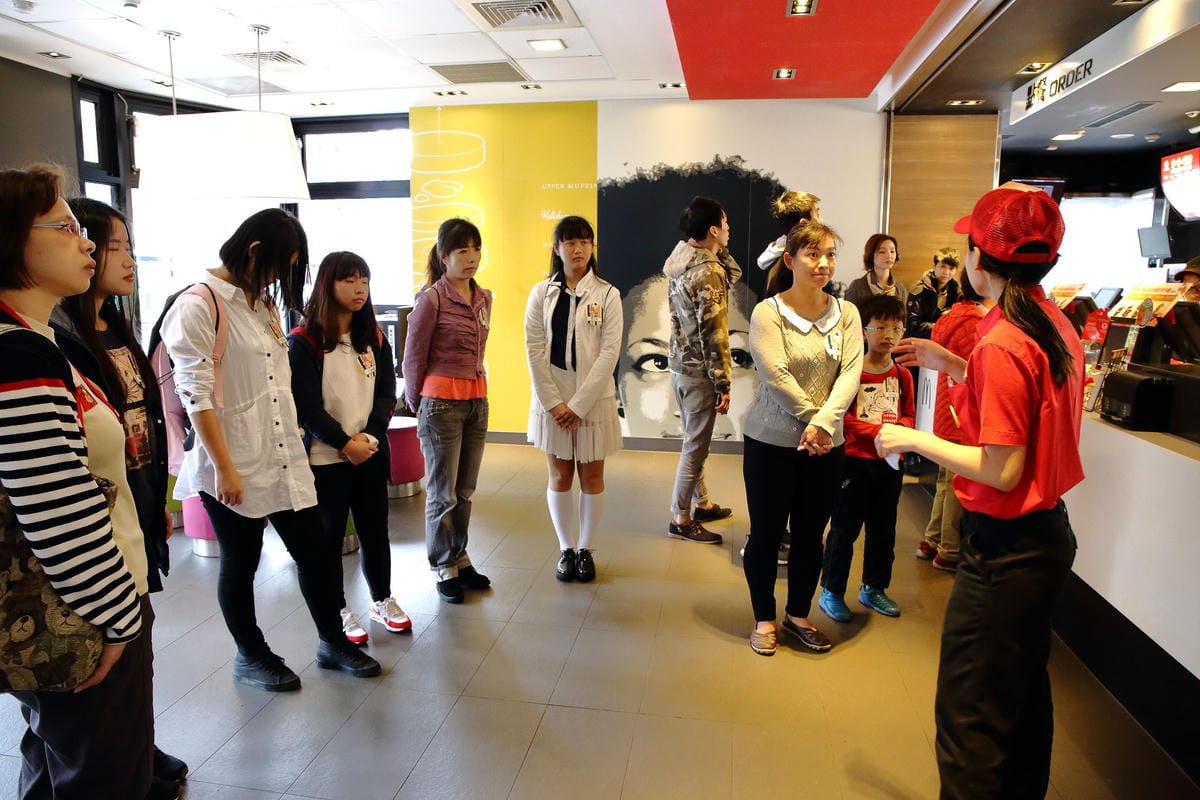 【體驗分享】全台麥當勞【1站式職場體驗】工作環境大公開～麥當勞職場體驗心得。麥當勞打工 / 1站式職場體驗 / 工作福利，最夯打工、實習職缺，讓您了解求職權益等資訊！