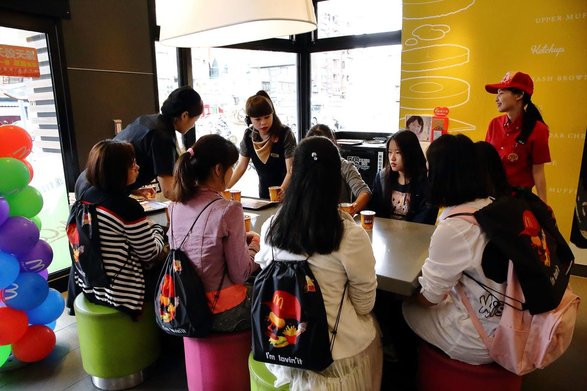 【體驗分享】全台麥當勞【1站式職場體驗】工作環境大公開～麥當勞職場體驗心得。麥當勞打工 / 1站式職場體驗 / 工作福利，最夯打工、實習職缺，讓您了解求職權益等資訊！