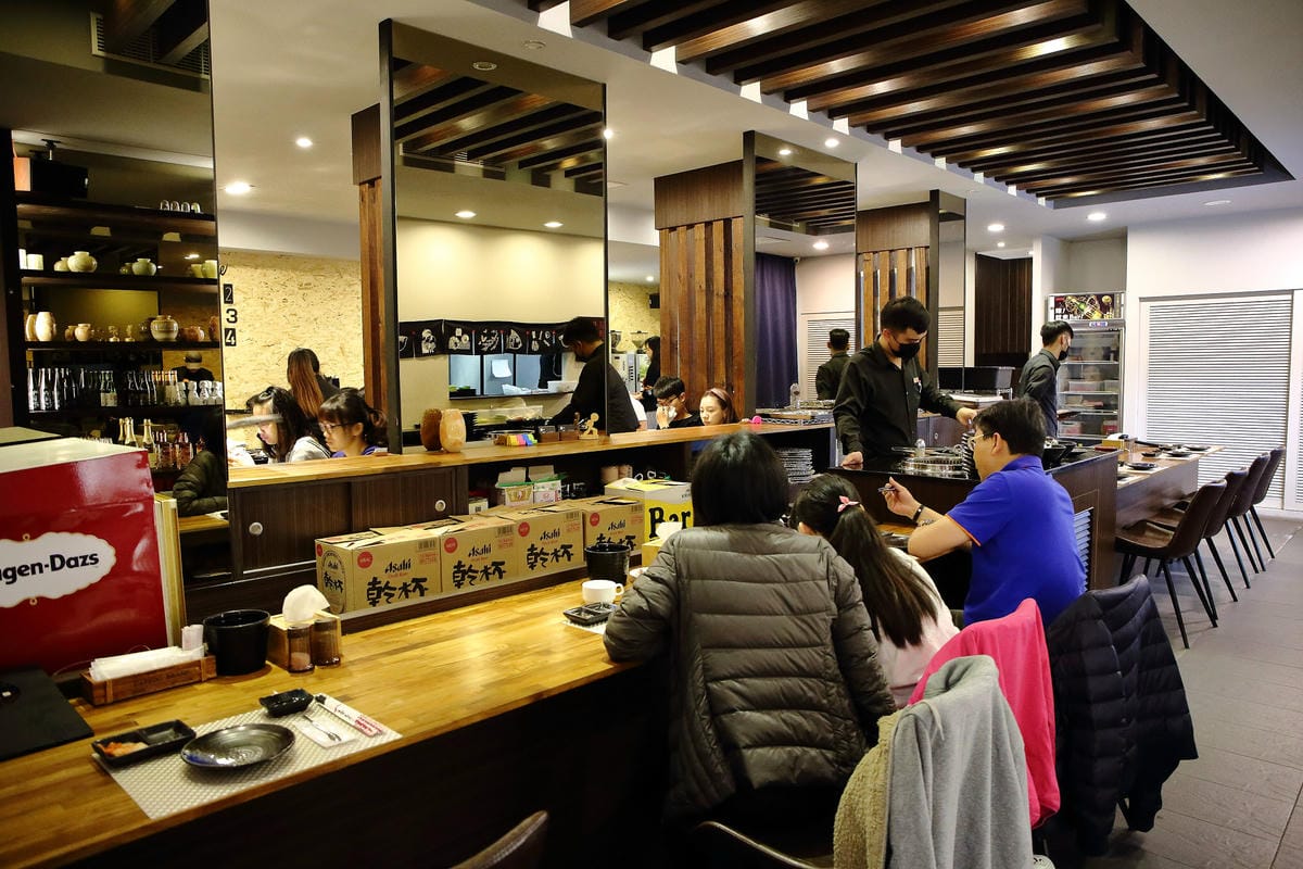 【食。內湖】帝一 帝王蟹海鮮/黑毛牛/伊比利豬 頂級燒烤吃到飽～烤肉也能很享受！頂級食材”小鮮肉”幫你烤！