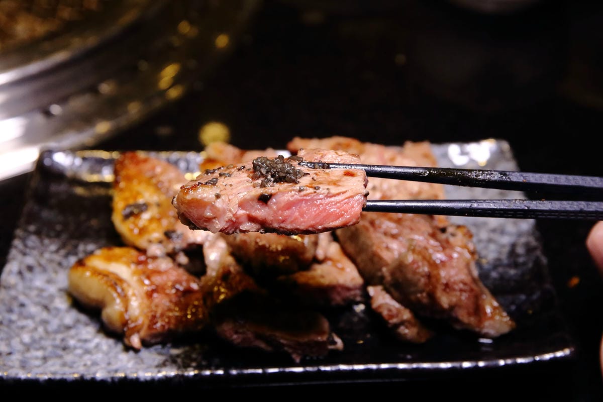 【食。內湖】帝一 帝王蟹海鮮/黑毛牛/伊比利豬 頂級燒烤吃到飽～烤肉也能很享受！頂級食材”小鮮肉”幫你烤！