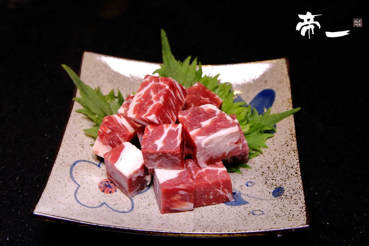 【食。內湖】帝一 帝王蟹海鮮/黑毛牛/伊比利豬 頂級燒烤吃到飽～烤肉也能很享受！頂級食材”小鮮肉”幫你烤！