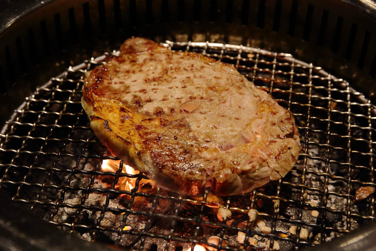 【食。內湖】帝一 帝王蟹海鮮/黑毛牛/伊比利豬 頂級燒烤吃到飽～烤肉也能很享受！頂級食材”小鮮肉”幫你烤！