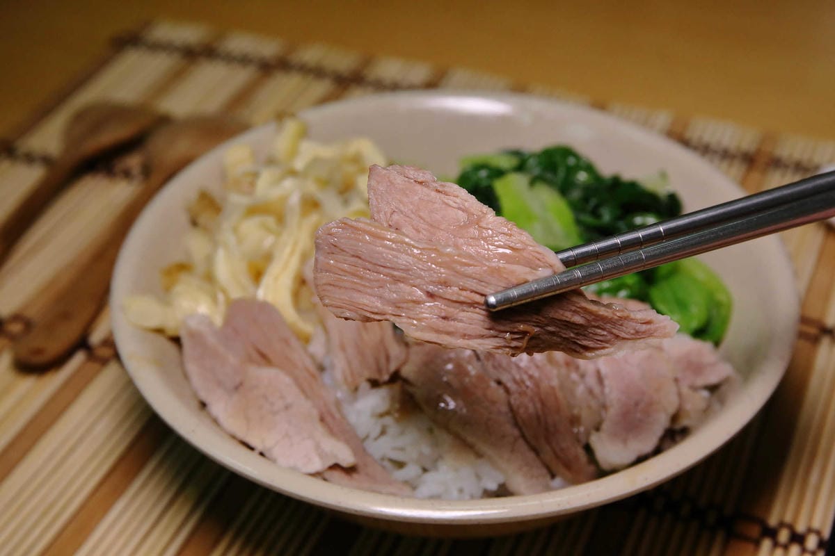 【食。永和】型男鵝肉店～永和在地人狂推，巷弄裡一吃就愛上的美味！煙燻鵝肉Q彈香甜，只要150元型男鵝肉送到你家！外送！懶人必須！