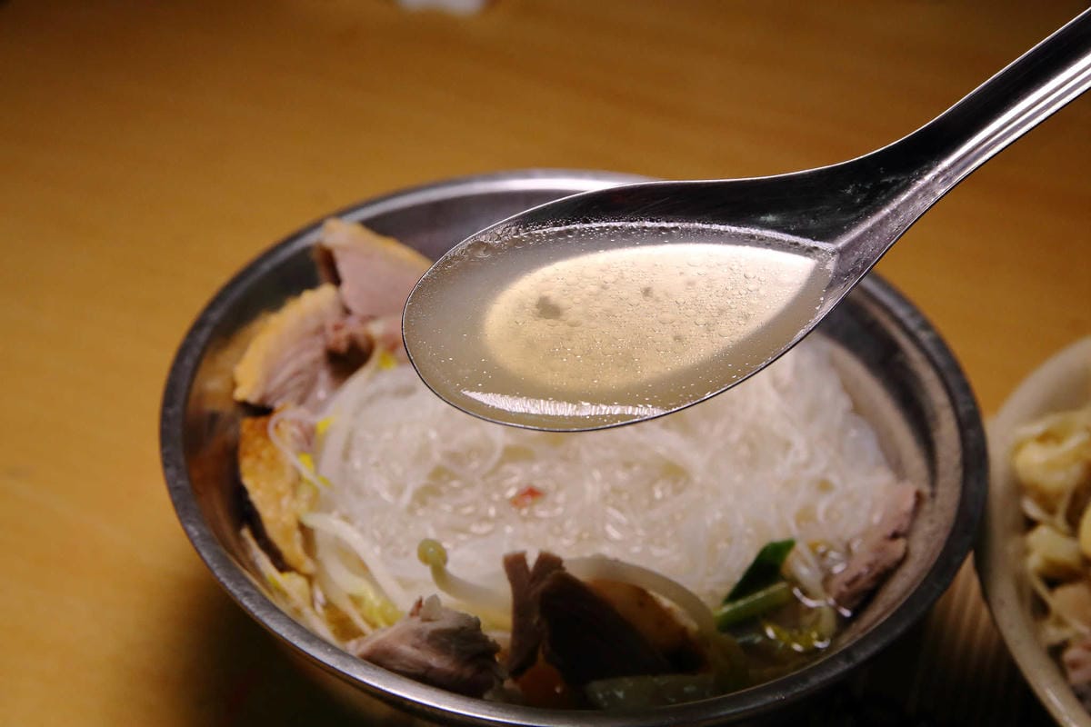 【食。永和】型男鵝肉店～永和在地人狂推，巷弄裡一吃就愛上的美味！煙燻鵝肉Q彈香甜，只要150元型男鵝肉送到你家！外送！懶人必須！