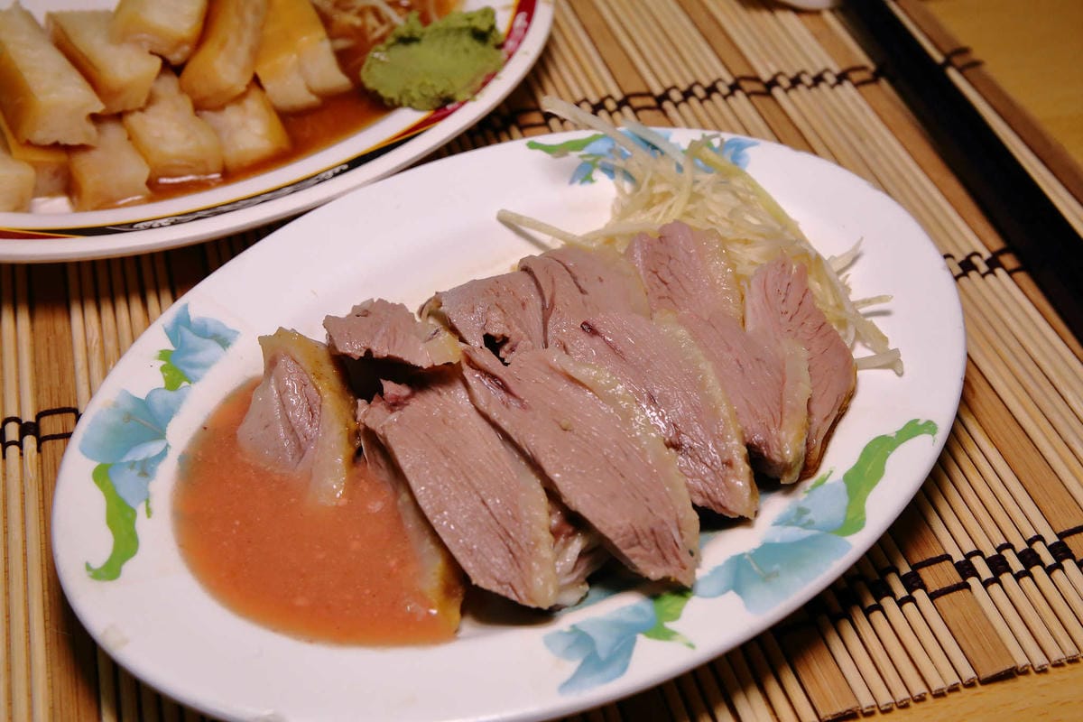 【食。永和】型男鵝肉店～永和在地人狂推，巷弄裡一吃就愛上的美味！煙燻鵝肉Q彈香甜，只要150元型男鵝肉送到你家！外送！懶人必須！