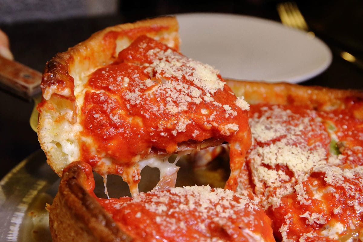 【食。台北】Big Boyz Pizza～老外超愛！全台唯一美國ISP認證主廚，大爆料的深盤披薩，起司控絕對不能錯過的經典披薩！