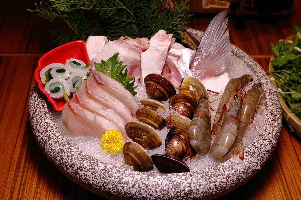 【食。板橋】鮨彩壽司 IrodoriSushi~板橋大遠百美食饗宴。充滿特色的日本料理，精緻割烹料理，海鮮寄世鍋有滿滿的海鮮美味