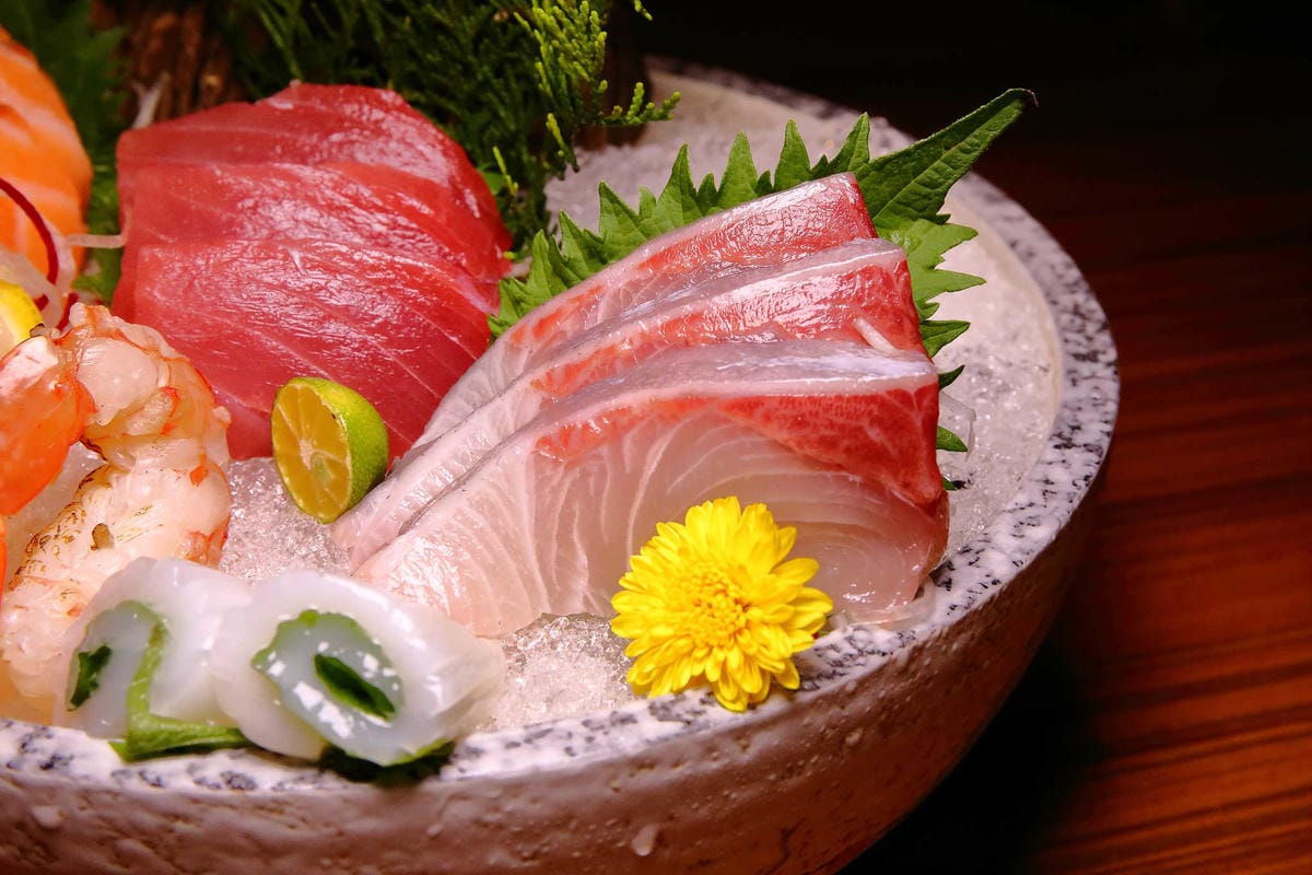 【食。板橋】鮨彩壽司 IrodoriSushi~板橋大遠百美食饗宴。充滿特色的日本料理，精緻割烹料理，海鮮寄世鍋有滿滿的海鮮美味