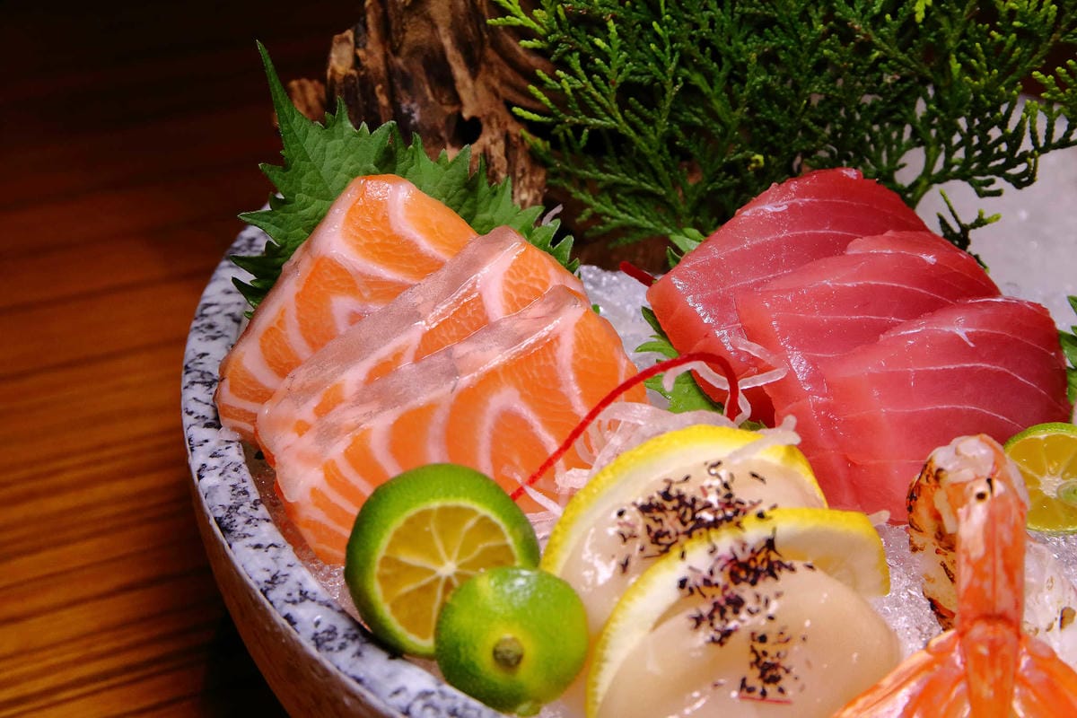 【食。板橋】鮨彩壽司 IrodoriSushi~板橋大遠百美食饗宴。充滿特色的日本料理，精緻割烹料理，海鮮寄世鍋有滿滿的海鮮美味