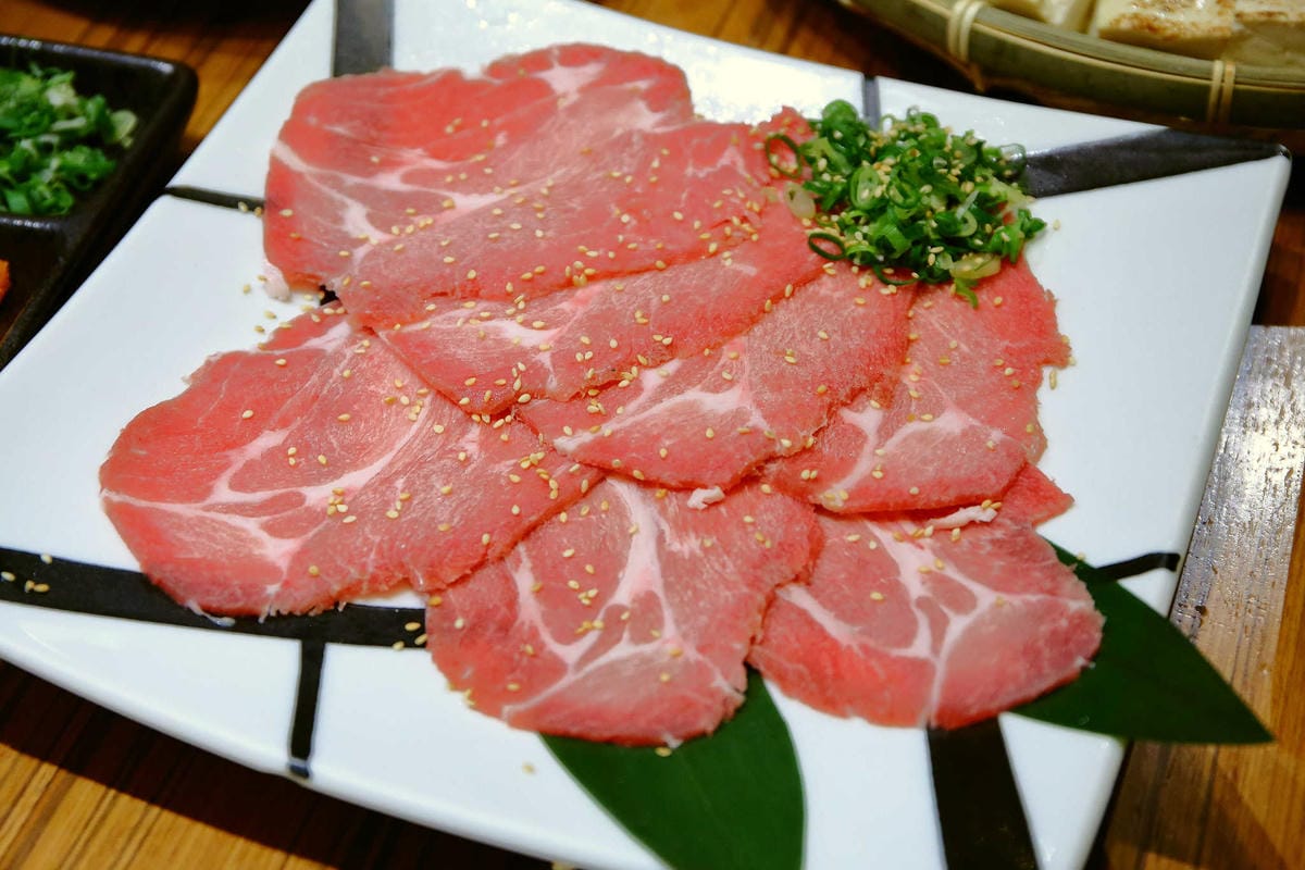 【食。板橋】鮨彩壽司 IrodoriSushi~板橋大遠百美食饗宴。充滿特色的日本料理，精緻割烹料理，海鮮寄世鍋有滿滿的海鮮美味