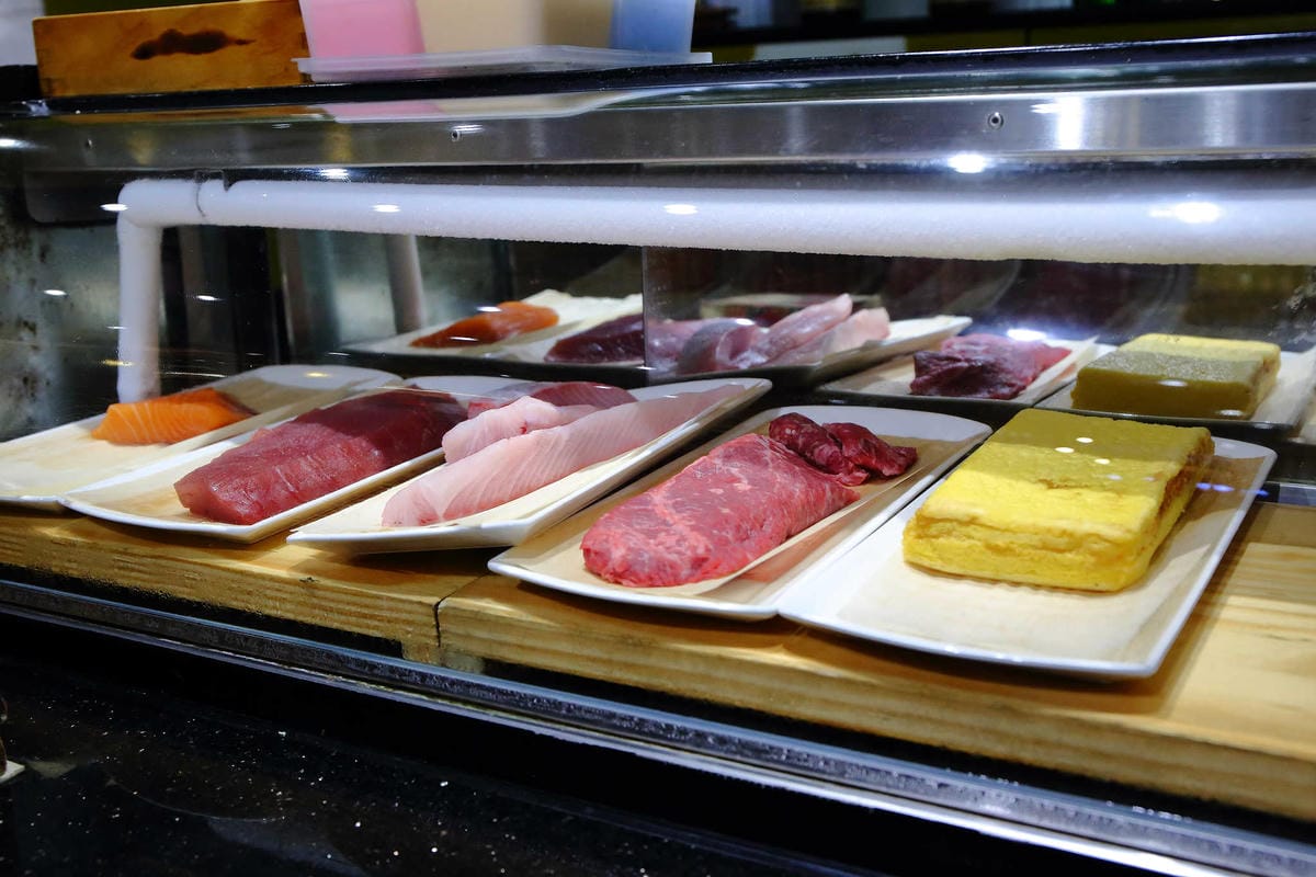 【食。板橋】鮨彩壽司 IrodoriSushi~板橋大遠百美食饗宴。充滿特色的日本料理，精緻割烹料理，海鮮寄世鍋有滿滿的海鮮美味