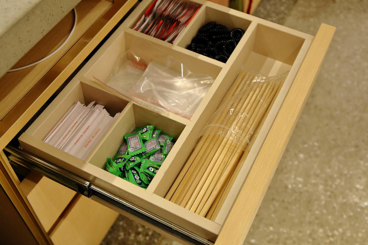 【食。板橋】海底撈全台二號店開幕!吃鍋看秀、貼心的服務,感受賓至如歸!