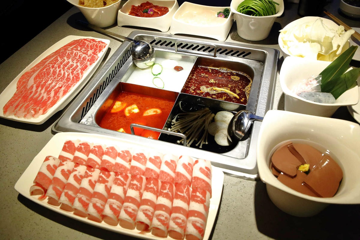 【食。板橋】海底撈全台二號店開幕!吃鍋看秀、貼心的服務,感受賓至如歸!