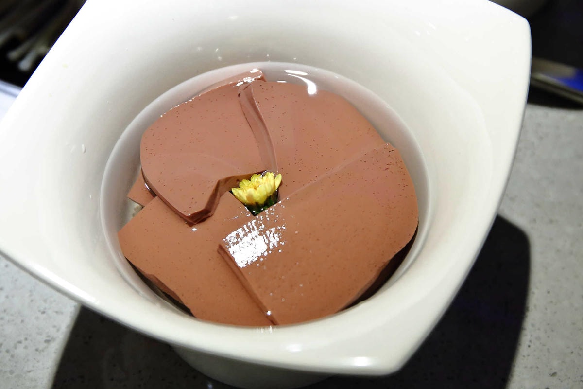 【食。板橋】海底撈全台二號店開幕!吃鍋看秀、貼心的服務,感受賓至如歸!