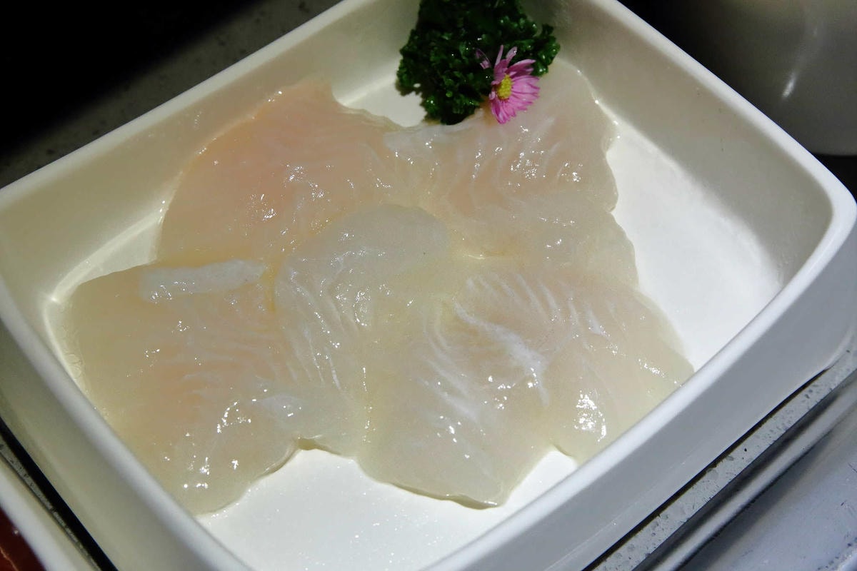 【食。板橋】海底撈全台二號店開幕!吃鍋看秀、貼心的服務,感受賓至如歸!