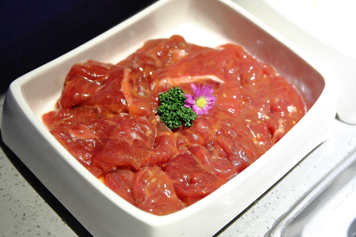 【食。板橋】海底撈全台二號店開幕!吃鍋看秀、貼心的服務,感受賓至如歸!