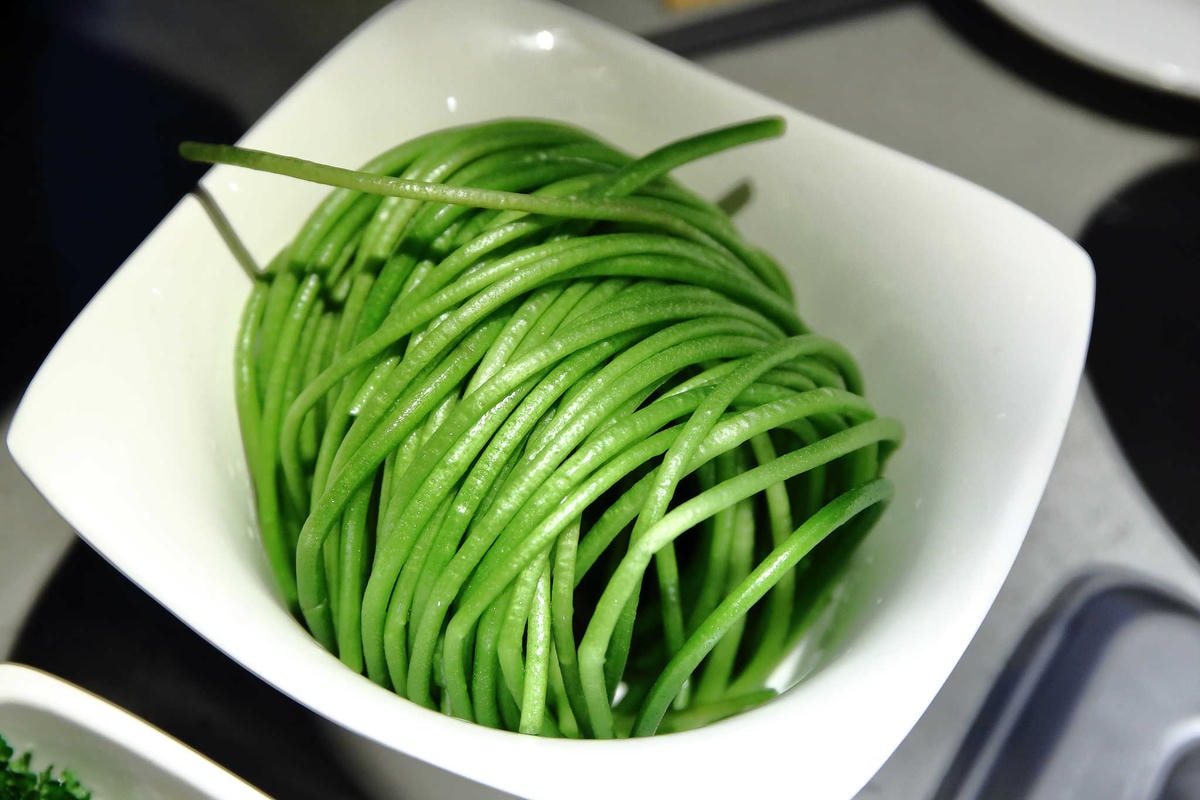 【食。板橋】海底撈全台二號店開幕!吃鍋看秀、貼心的服務,感受賓至如歸!