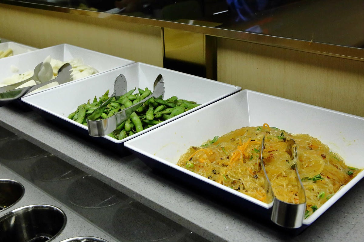 【食。板橋】海底撈全台二號店開幕!吃鍋看秀、貼心的服務,感受賓至如歸!