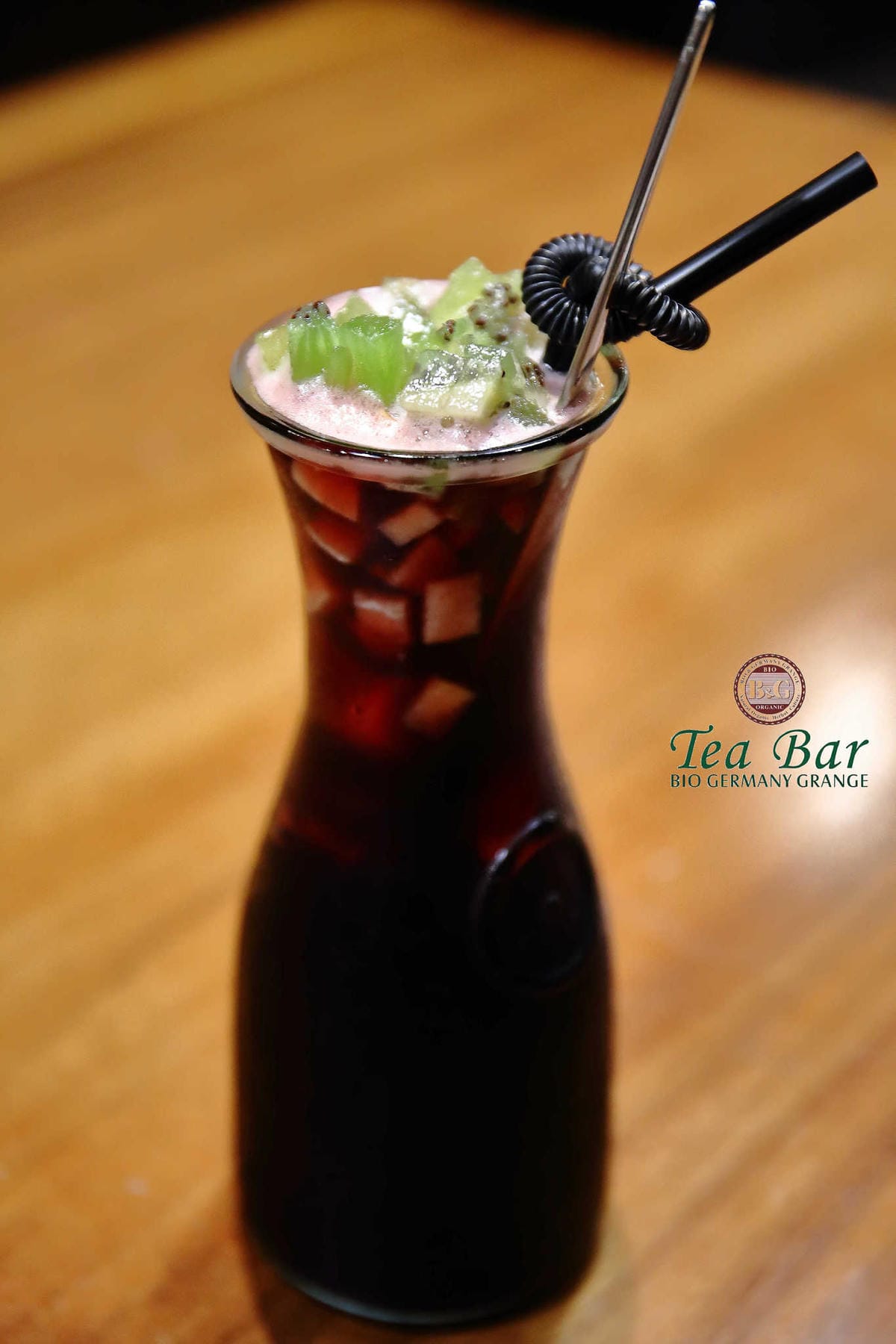 【食。台北】B&G德國農莊德式精品餐廳~信義區美食。Bellavita精品餐廳推出全新餐點，無咖啡因的天然有機草本茶，喝茶聊天吃美食的好所在