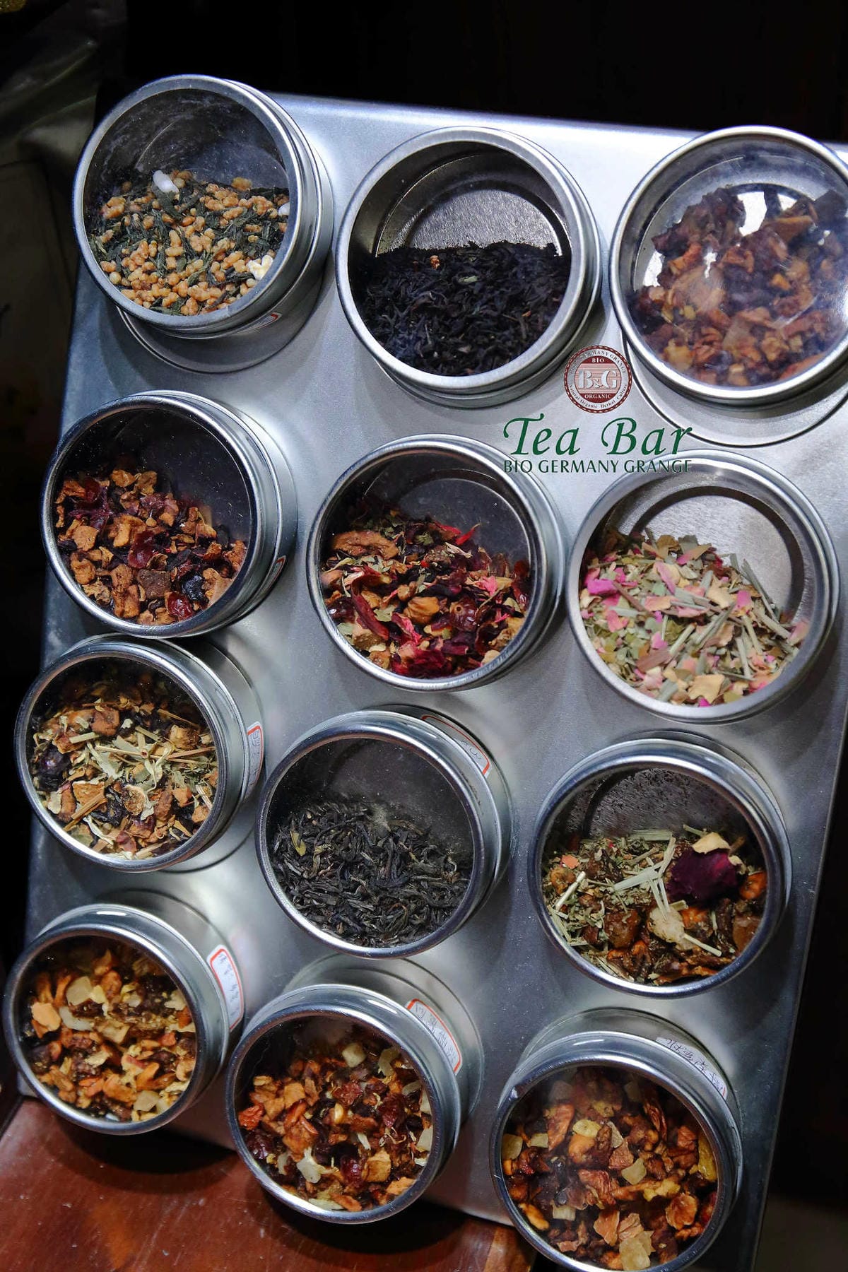 【食。台北】B&G德國農莊德式精品餐廳~信義區美食。Bellavita精品餐廳推出全新餐點，無咖啡因的天然有機草本茶，喝茶聊天吃美食的好所在