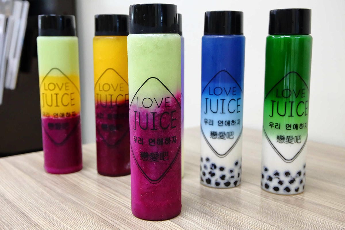 【食。中壢】戀愛吧 Lovejuice 漸層果汁～中原果汁。IG打卡新熱點！漸層果汁吉拿棒，在雲朵上吃冰，超粉嫩好拍！(已歇業)