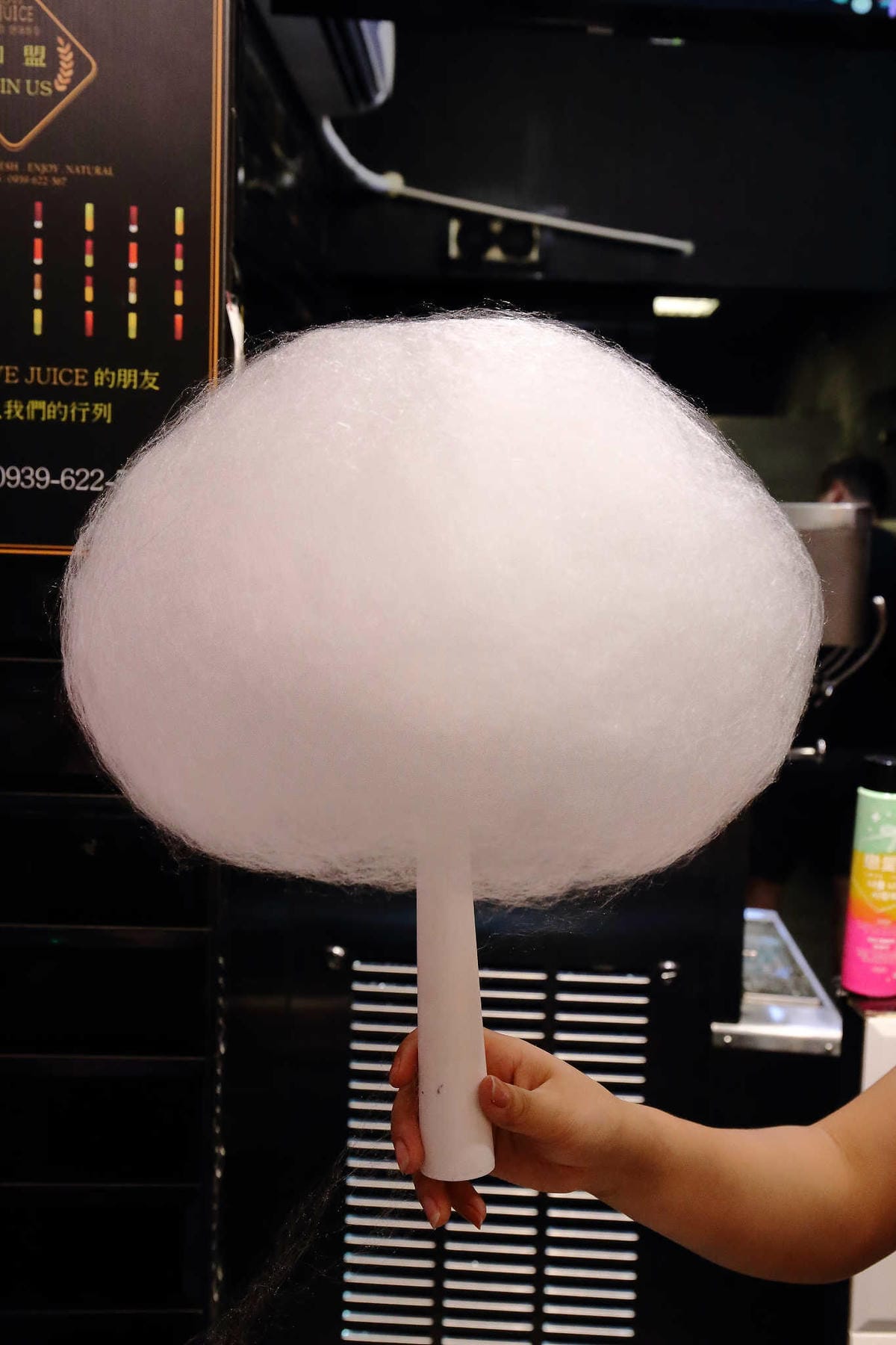 【食。中壢】戀愛吧 Lovejuice 漸層果汁～中原果汁。IG打卡新熱點！漸層果汁吉拿棒，在雲朵上吃冰，超粉嫩好拍！(已歇業)