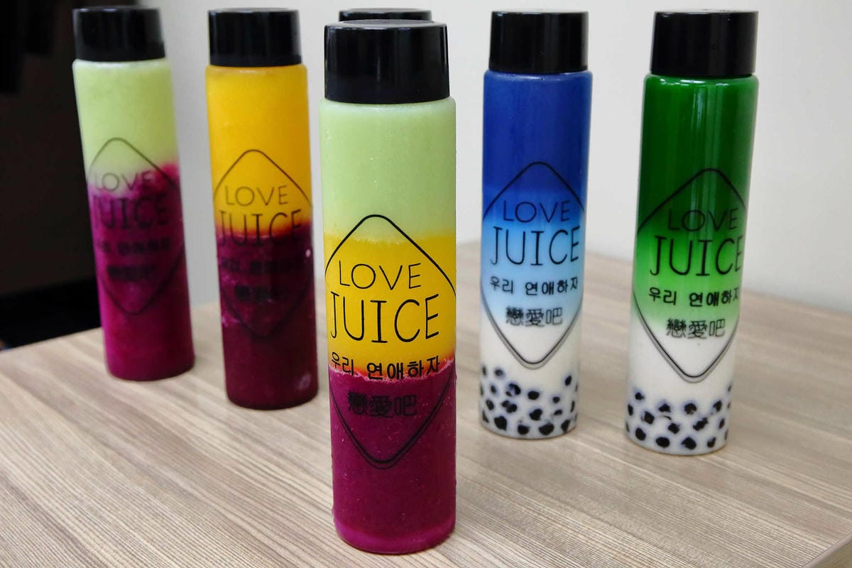 【食。中壢】戀愛吧 Lovejuice 漸層果汁～中原果汁。IG打卡新熱點！漸層果汁吉拿棒，在雲朵上吃冰，超粉嫩好拍！(已歇業)