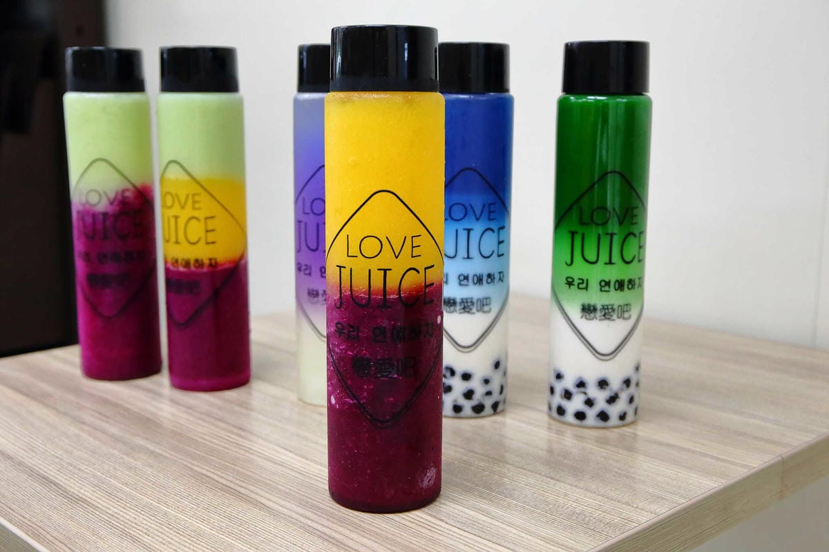 【食。中壢】戀愛吧 Lovejuice 漸層果汁～中原果汁。IG打卡新熱點！漸層果汁吉拿棒，在雲朵上吃冰，超粉嫩好拍！(已歇業)