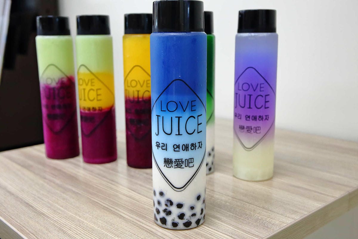 【食。中壢】戀愛吧 Lovejuice 漸層果汁～中原果汁。IG打卡新熱點！漸層果汁吉拿棒，在雲朵上吃冰，超粉嫩好拍！(已歇業)