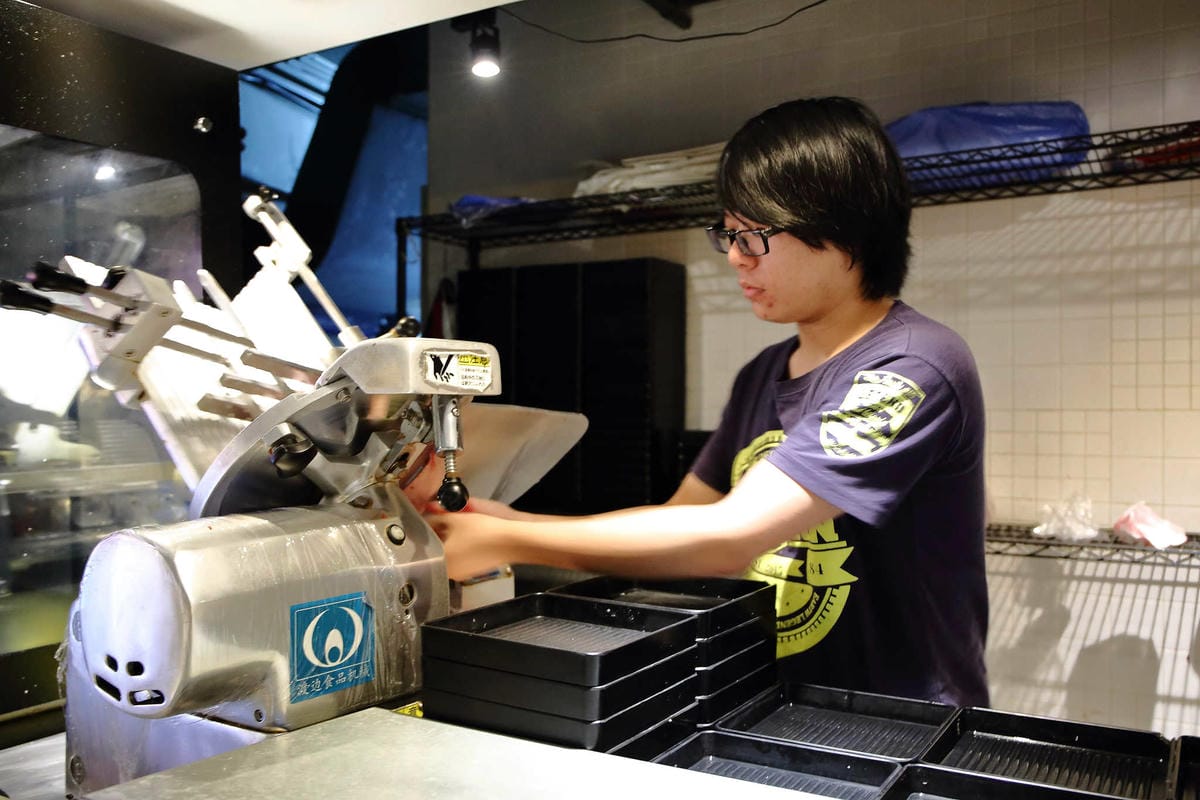 【食。台北】醉麻辣～東區必吃麻辣鴛鴦鍋吃到飽。肉品、海鮮單點現切、Häagen-Dazs冰淇淋，任你吃到飽！