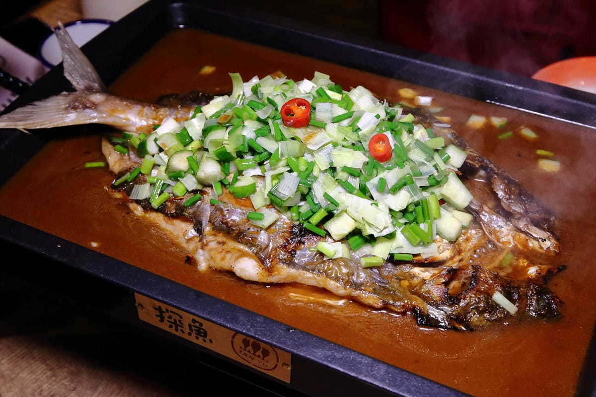 【食。台中】探魚〜2017年必吃！中國最火紅烤魚品牌隆重登場！美味深藏在辣味下…(已歇業)