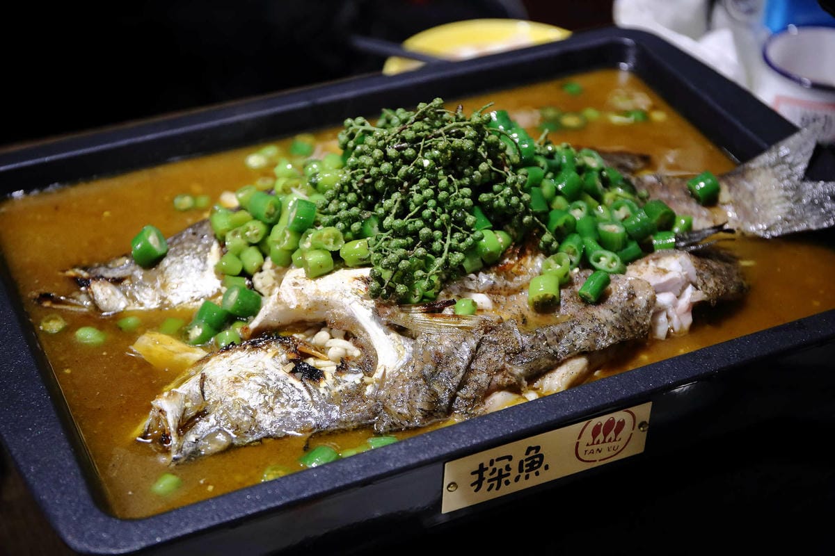 【食。台中】探魚〜2017年必吃！中國最火紅烤魚品牌隆重登場！美味深藏在辣味下…(已歇業)
