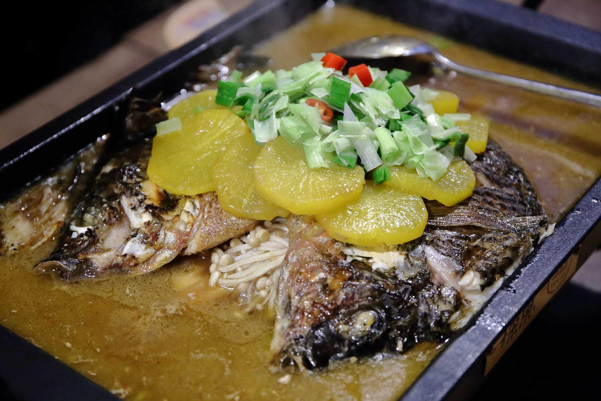 【食。台中】探魚〜2017年必吃！中國最火紅烤魚品牌隆重登場！美味深藏在辣味下…(已歇業)