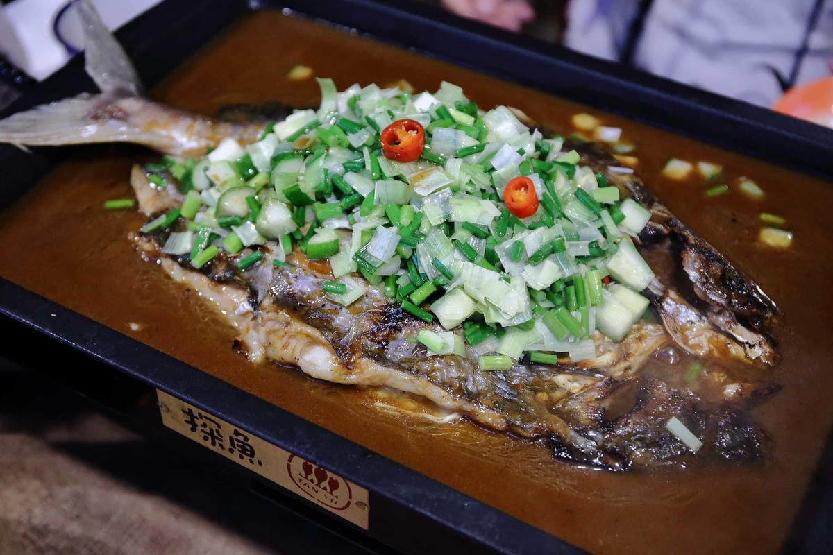 【食。台中】探魚〜2017年必吃！中國最火紅烤魚品牌隆重登場！美味深藏在辣味下…(已歇業)