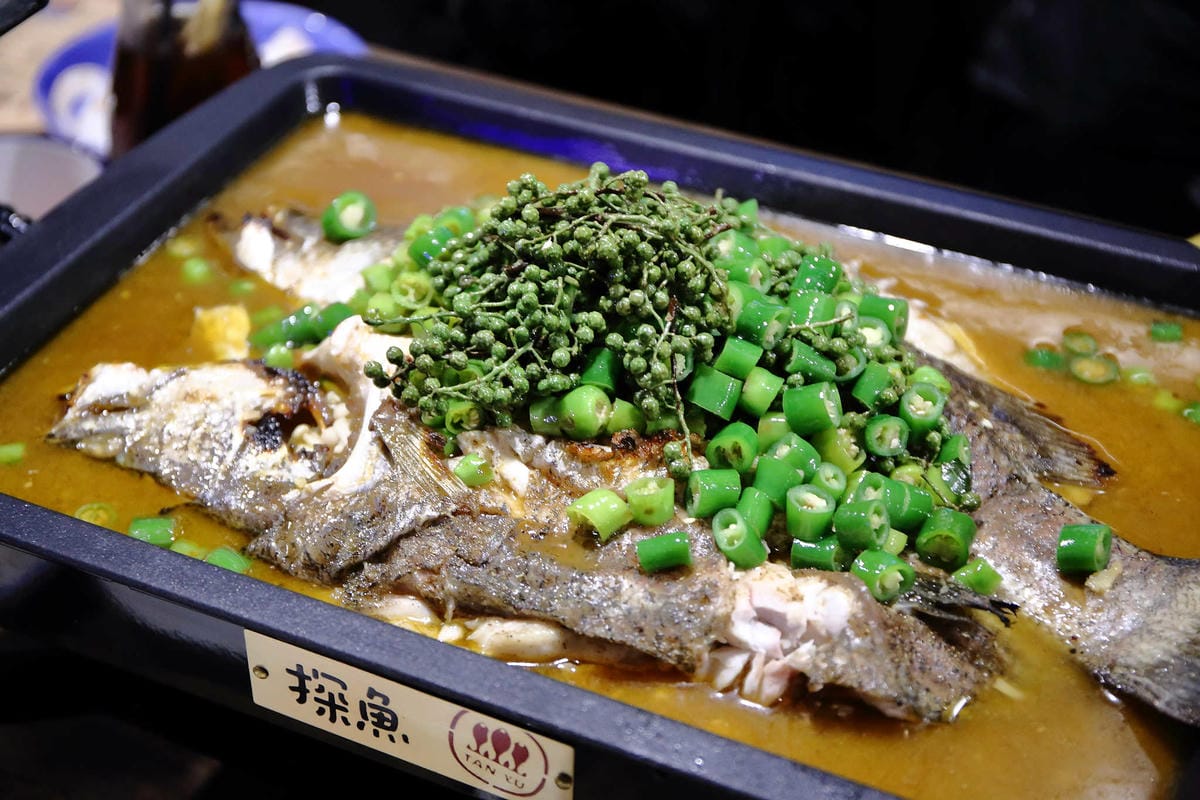 【食。台中】探魚〜2017年必吃！中國最火紅烤魚品牌隆重登場！美味深藏在辣味下…(已歇業)